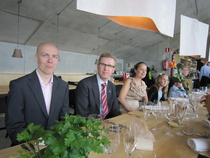 Pöydän toinen puoli