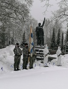 Messukylän sankarihaudan lippu- ja kunniavartiot 13.3.2021