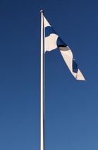 Isänpäivänä lippu on salossa Tampereen Tohlopissa.