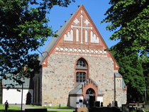 Kirkko paloi toukokuisena sunnuntaiaamuna 1895. Kirkko kunnostettiin arkkitehti Theodor Höijerin tekemien suunnitelmien mukaisesti seuraavaan vuoden kevääseen mennessä. 