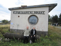 Perillä Kuivasaaressa löytyi helposti sopiva istumapaikka: tykinputki