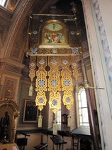 Kauniisti koristeltu kantolippu