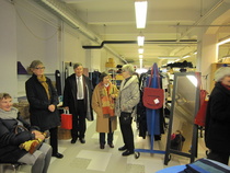 Unica Fashionin tehtaan myymälässä Tampereen Pyynikillä.