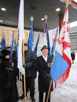 Talvisodan päättymisen 73. muistojuhlaa vietettiin 13.3.2013 Mannerheimin aukiolla ja ratsastajapatsaalla Helsingissä. Veteraani-ja maanpuolustusjärjestöjen liput kantajineen ovat 