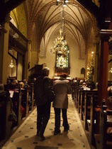 Kirkkoon saapui niin paljon väkeä, että ohjelmat loppuivat kesken.