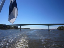 Alitimme tämän Emäsalon sillan.