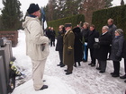 Viron Helsingin suurlähettiläs Harri Tiido ja puolustusasiamies Toomas Uustal laskivat Viron valtion seppeleen Viron itsenäisyyspäivänä 24.2.2019 Malmin hautausmaalla olevalle Suomen-poikien muistomerkille.