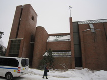 Malmin kirkon itäpuoli