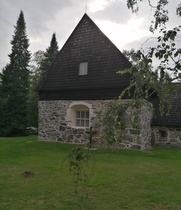 Messukylän vanha kirkko on pystytetty 1500-luvun ensimmäisinä vuosikymmeninä. Sen paikalla lienee seissyt puukirkko, joka oli rakennettu 100 vuotta aikaisemmin. Messukylän vanha kirkko on Tampereen vanhin säilynyt rakennus.