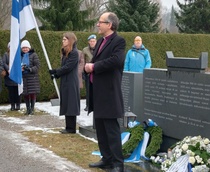 Virolainen pappi osallistui tilaisuuteen ja piti päätöspuheen viroksi ja suomeksi.