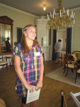 Oppaanamme toimi viehättävä neitonen, joka edustaa hyvin Svinhufvudin suvun neljättä polvea.