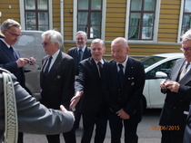 Kurssimme ainoa kenraaliksi ylennetty Kari Savolainen tervehtii kurssiveljiä.