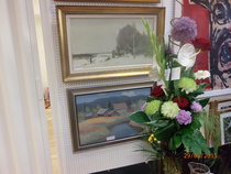 Taulujen joukossa on monia oikeita aarteita. Eipä muuta kuin ostoksille!