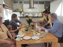 Viktorin vieraat viihtyivät hyvin syntymäpäivillä. 