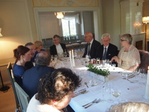 Lisää illallisvieraita