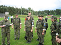 Nämä armeijan maastopukuiset marssijat olivat Santahaminasta.