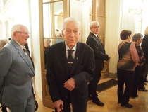 Tämän jälkeen Heikki Lirberg johdatteli joukkonsa kiertokäynnille linnan saleihin. 