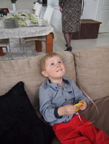 Nalle Puh-ilmapallo pysyy vielä hyvin ylhäällä.