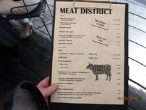 Tässä on ravintola Meat Districtin lihaisa ruokalista.