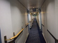 10. kerroksen hyttikäytävä on niin pitkä, että siinä tulee esiin perspektiivi.