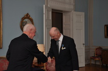 Kunniamerkki on luovutettu